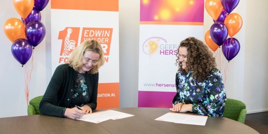 HERSENSTICHTING EN VAN DER SAR FOUNDATION FUSEREN