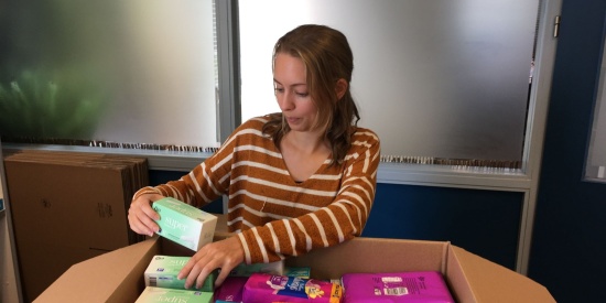 Armoedefonds realiseert 100e uitgiftepunt gratis menstruatieproducten
